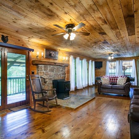 Forest Home Hot Tub Fire Pit Pool Table Pigeon Forge Extérieur photo