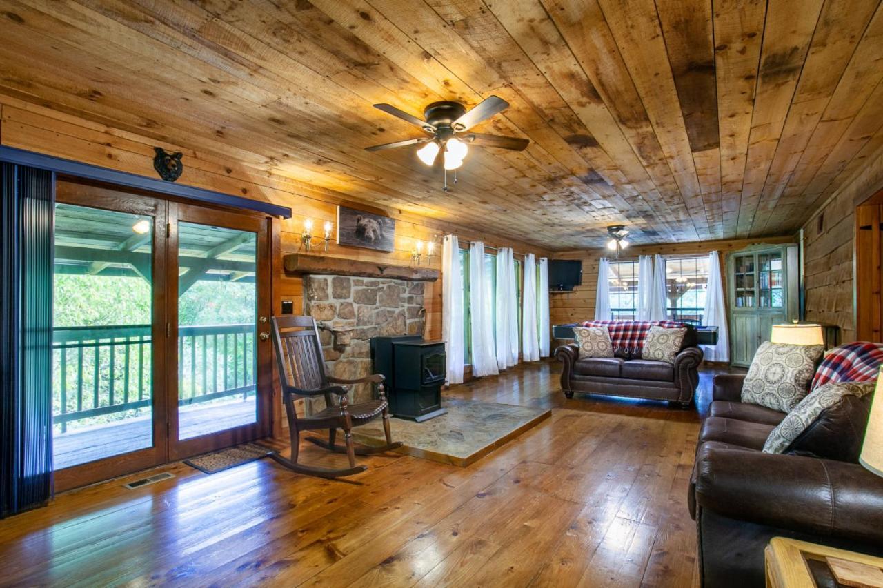 Forest Home Hot Tub Fire Pit Pool Table Pigeon Forge Extérieur photo