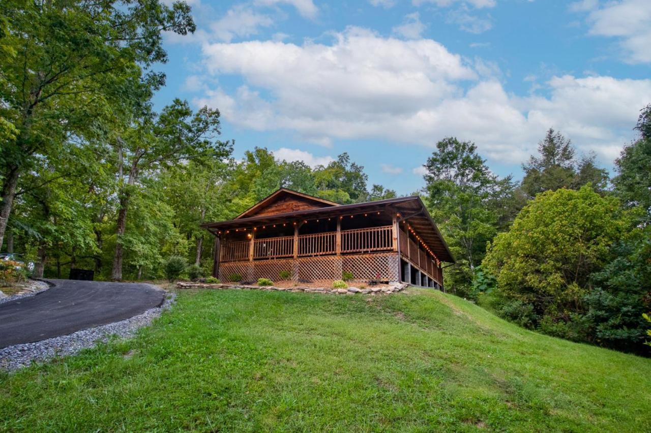 Forest Home Hot Tub Fire Pit Pool Table Pigeon Forge Extérieur photo