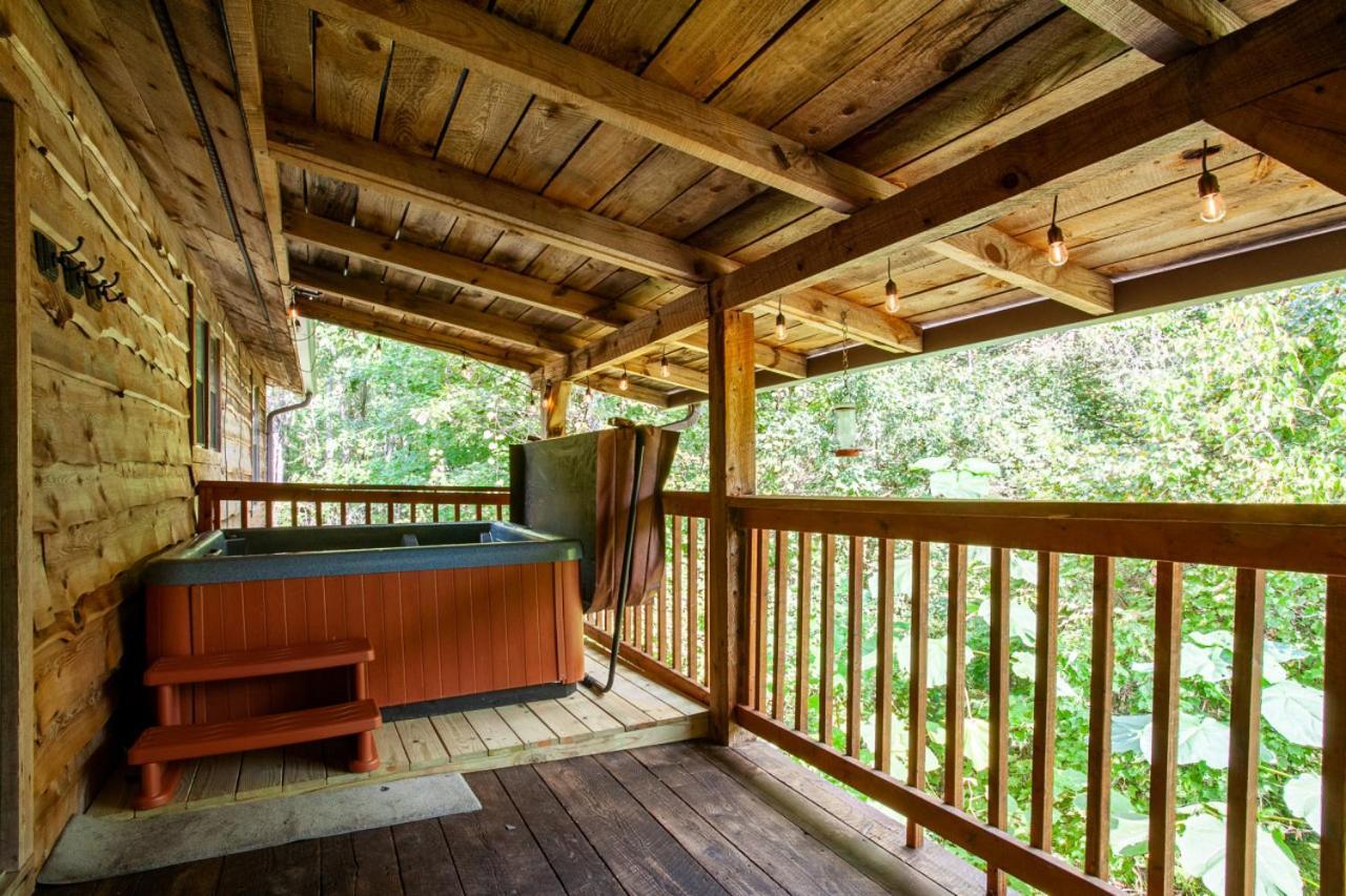 Forest Home Hot Tub Fire Pit Pool Table Pigeon Forge Extérieur photo