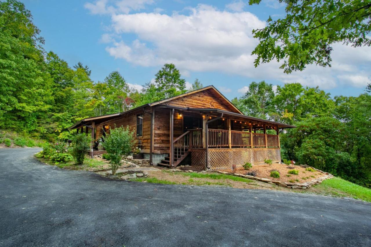 Forest Home Hot Tub Fire Pit Pool Table Pigeon Forge Extérieur photo